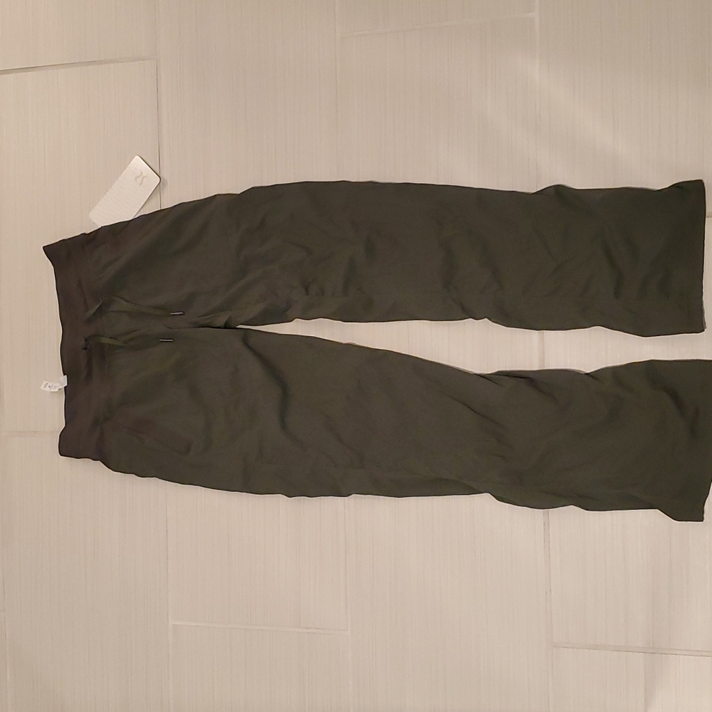 Lululemon Dance Studio 6 NWT